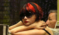 超殺的大嬸？Chloë Moretz暴肥妓女扮相曝光 超殺女、大嬸、暴肥、女星、敬業