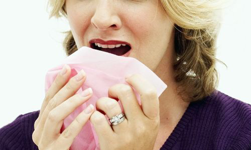 換季口乾舌燥不用怕！醫師教你從中藥下手改善乾咳 健康醫療網、秋天、喉嚨、乾癢、口乾舌燥、蜂蜜、百合、白木耳、眼睛乾澀、中醫、免疫力、水梨、枇杷、蓮藕、牛奶、山藥、潤肺止咳