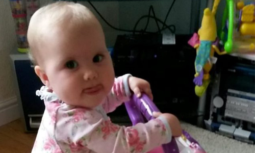 才會走就得跟雙腳說再見！未足歲女嬰因病截四肢 心碎、流淚、可愛、女嬰、未足歲