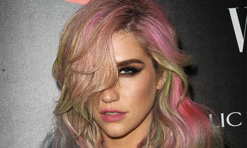 惡女凱莎歌曲暗示遭性虐？自爆18歲起被逼吸毒、陪酒陪上床 性侵、性虐、虐待、上床、強暴、強姦、侵犯、音樂、歌曲、美國、流行、流行歌、流行樂、流行音樂、性騷擾、暴力、吸毒、陪酒、喝醉、派對、女星、凱莎、惡女凱莎、製作人、音樂人、Dr. Luke、Lukasz Sebastian Gottwald、Luke Gottwald、Kesha、Ke$ha