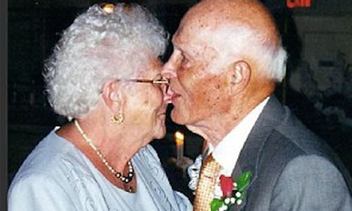 《手札情緣》現實生活上演！妻子去世一小時　百歲阿公緊相隨 手札情緣、夫妻、愛情、感人、真愛