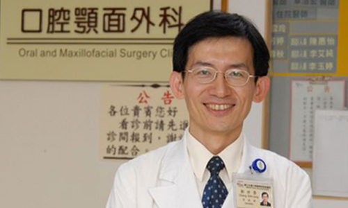 得「口乾症」怎麼辦？癌症治療副作用讓醫師告訴你 健康醫療網、癌症、治療、副作用、頭頸癌、口腔癌、口乾症、口腔黏膜炎、蛀牙、牙周病、掉髮、噁心、嘔吐、吃不下