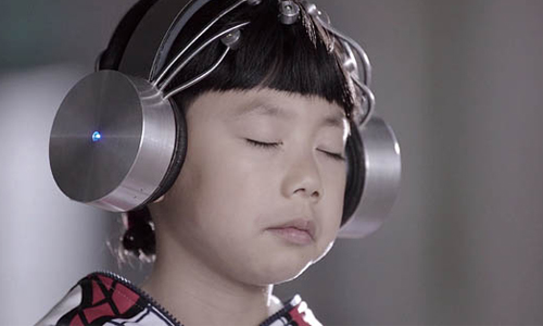 沒有手腳也能創作！新科技讓身障者用大腦畫畫 Jody Xiong、中國、上海、身障、腦波