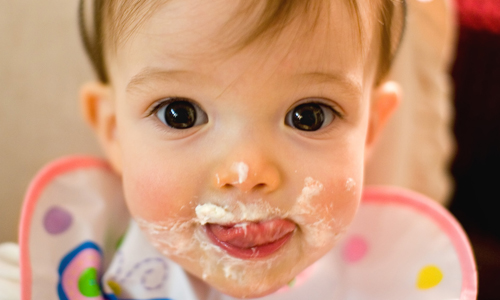 媽咪人家還要！寶寶吃冰淇淋的爆笑反應 寶寶、冰淇淋、可愛、爆笑、萌