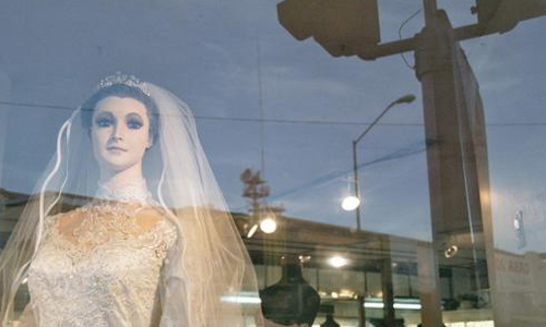 殭屍新娘日日等情郎　墨國傳說中的「真屍模特」 殭屍新娘、真屍、真人、老闆、女兒、屍體、過世、真相、謠傳、都市傳說、遊客、拜訪、一睹、真面目、逼真