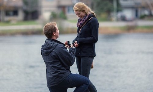 用偷拍捕捉驚喜瞬間！攝影師為拍攝求婚現場竟躲在…？ 求婚、結婚、攝影、驚喜、Chance Faulkner