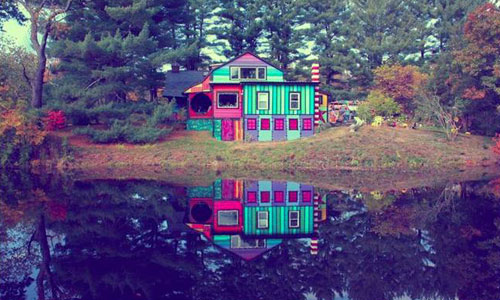 改造破屋大作戰！藝術家巧手打造森林裡的魔幻小木屋    Kat O'Sullivan、藝術家、魔幻、小木屋、改造