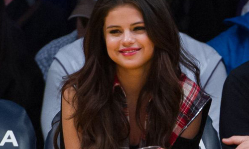 來看比賽還是被看？女星觀賽場邊照時尚大PK！ 時尚大PK、時尚、穿搭、穿著、明星