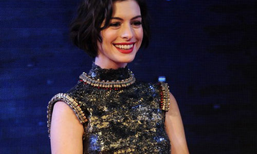 小時候竟然穿涼鞋走紅毯？安海瑟薇女神紅毯進化史 安海瑟薇、紅毯、進化史、歐美、女星