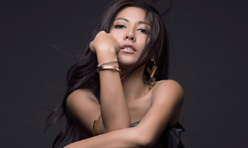 艾怡良  化身性感酷女聲 ELLE、艾怡良、大人情歌、超級偶像、激情唱響、中國最強音、中國好聲音、白羊座、上流玩法、光榮、麥迪遜之橋、外星人、實力派、性感、自信、獨特