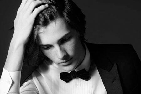 驚世美男出現了！前龐德的兒子迷人指數完勝老爸 Saint Laurent、歐美、男星、Dylan Brosnan、龐德