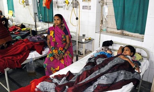 把下體當氣球灌！印度醫竟用打氣筒幫人結紮？ 印度、結紮、絕育、輸卵管、手術、危險、環境、粗糙、設備簡陋、不乾淨、爭議、醫師、打氣筒、灌氣、陰道、危險、消毒、落後地區、醫療技術、嚇人