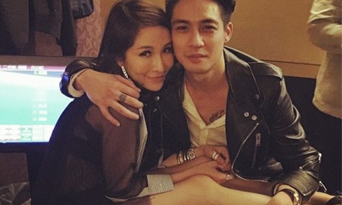 妞快報：跨坐、貼臉閃瞎人！蕭亞軒男友凌晨po照預告好事近？ 妞快報、蕭亞軒、Elroy、放閃