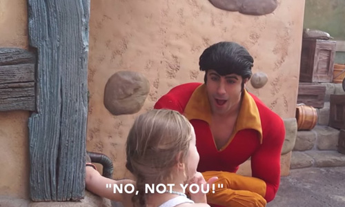 「貝兒絕對不會嫁給你！」蘿莉在迪士尼樂園怒飆反派眾人笑歪 貝兒、迪士尼樂園、蘿莉、迪士尼反派、美女與野獸