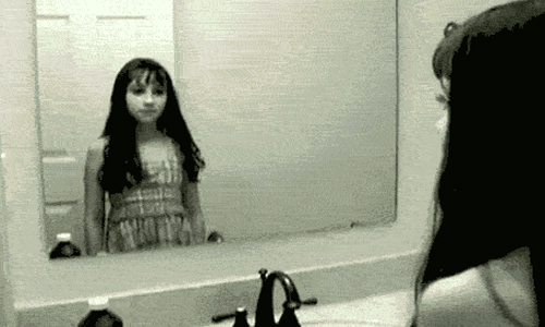 獨處時千萬別點開看…驚悚動圖合輯 恐怖、驚悚、動圖、創傷、蜘蛛、鬼、鬼魂、房間、獨處、嬰兒、鬼娃、女童、嚇死人、晚上、不要看、惡夢、陰影、崩潰