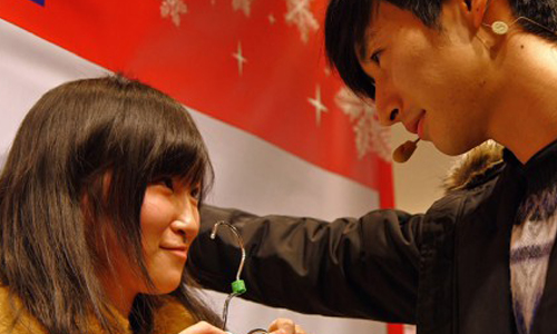 買衣服買到心兒怦怦跳？日服裝品牌推出買衣送美男壁咚活動 GU、限定、壁咚、壁ドン、美男、心跳、浪漫