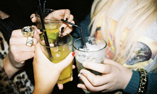 愛吃宵夜的話至少避開這些！7項絕不要在睡前吃的東西 宵夜、晚上、消夜、睡覺、胃