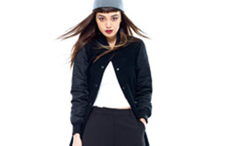 用印花來增加新鮮感！黑白灰穿搭6大技巧 愛女生、簡約、黑、白、灰