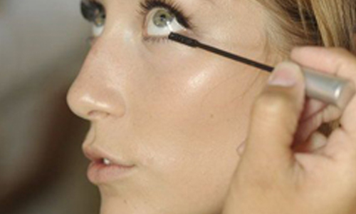 睫毛膏怎麼挑？6款刷頭完整解析！ VOGUE、睫毛膏、自然型、螺旋型、華麗纖長型