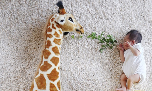 嬰兒也能華麗冒險！一個月引爆4萬人追蹤的超強寶寶Burr Instagram、可愛、寶寶、baby、萌、長頸鹿、獅子、媽媽、araburr、呆、星空