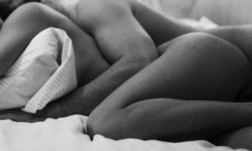 男女最愛的情侶睡姿分別是？6項睡眠習慣兩性大不同 兩性、男女、伴侶、另一半、情侶