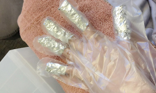 長期拋光害指甲不健康？拯救卸除光療後粗糙指甲的2個方法 VOGUE、指甲、斷層、變色、灰指甲、指甲面膜保養