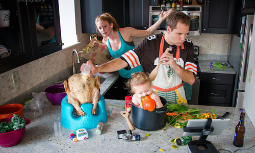 小孩根本是惡魔化身！歇斯底里爸媽的滑稽全家福 Danielle Guenther、攝影、全家福、滑稽、父母、惡魔、寶寶、藝術、家庭、童年、惡搞、藝術