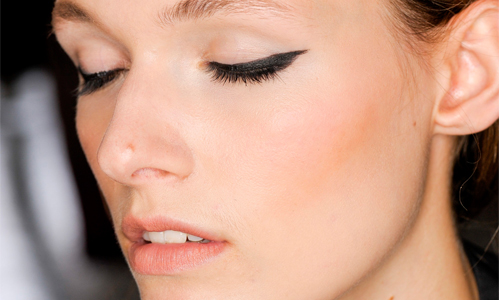 回歸小清新！自然系微上揚眼線5步驟教學 VOGUE、貓眼妝、眼線、角度