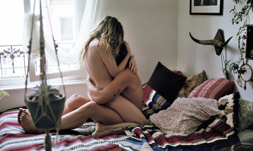 24小時黏在一起也不會膩！熱戀情侶的私密羅曼史攝影 Maud Chalard、攝影、戀愛、私密、法國