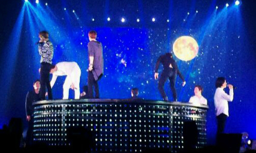 妞快報：全體重現「金希澈失誤」！錯過升降台SJ手忙腳亂 妞快報、super junior、金希澈、金希澈失誤、ss6