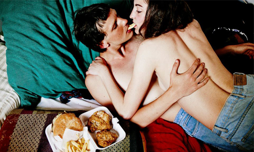 男女滾床佐佳餚　澳女裸照PO網吸5萬人氣引轟動 裸體、裸女、裸男、裸照、性慾