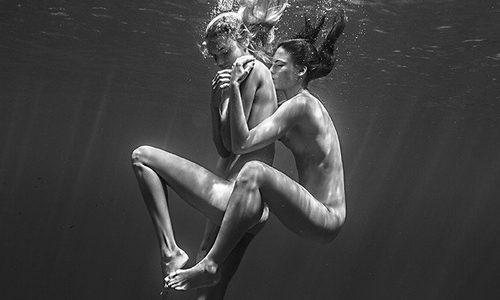 繆思美到令人屏息！揭開水下裸女的神秘面紗 Hugh Arnold、Polina Barbasova、Nika Lauraitis、Agua Nacida、攝影