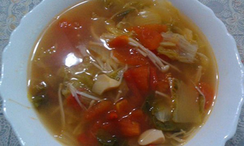 穿再多都不暖？用對食療可暖身又可減肥 健康醫療網、畏寒、食療、番茄蔬菜湯、木瓜薏米粥、利濕、健脾