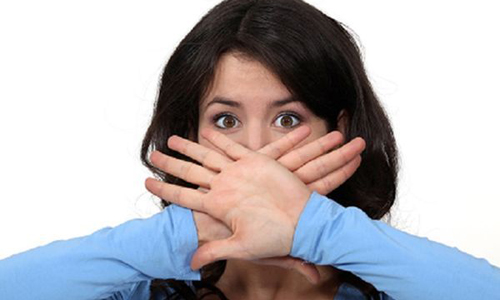 年終拼績效千萬別過頭！櫃姐壓力過大竟無法閉口 健康醫療網、年終拼績效、顳顎關節、百貨公司櫃姐、顳顎關節症候群