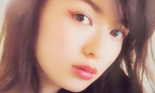 今冬化身楚楚可憐小惡魔！超夯紅色系妝容Tips 紅色、妝容、打扮、紅色系、美妝