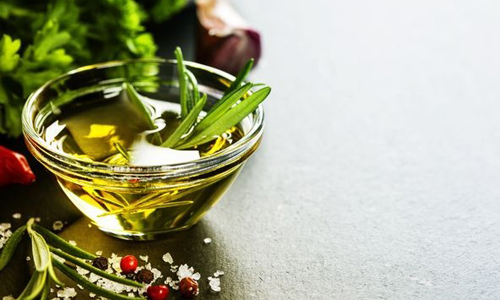 聞油色變！年菜如何用油才安心？ 健康醫療網、餿水油、地溝油、農曆新年、年菜、自由基、油炸物、膽固醇、綠茶多酚