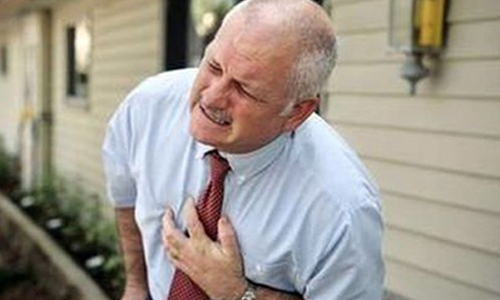 胸痛最好立即就醫！寒流來襲應變措施 健康醫療網、寒流、心血管疾病、胸悶、胸痛