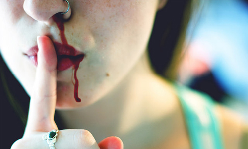 寧可臥軌自殺，也要瞞住爸媽！15歲美少女的秘密是… 激烈、過激、臥軌、自殺、寧可