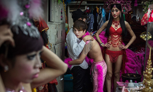 原來中國同志酒吧長這樣？火辣變裝皇后私密攝影集 純愛98、Gay Bar、酒吧、反串、變裝皇后