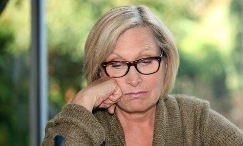 情緒低落好憂鬱　竟是更年期荷爾蒙惹禍！ 健康醫療網、女性、中年、荷爾蒙、憂鬱