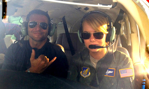 「說哈囉前，先學會說再見」艾瑪史東、布萊德利庫柏浪漫新作《阿囉哈》 艾瑪史東、布萊德利庫柏、阿羅哈、emma stone、 Bradley Cooper