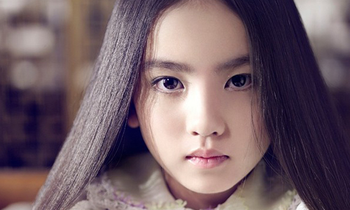 9歲就走上巴黎時裝週！一鳴驚人的中國童模─繡球 名模搜查線、模特兒、童模、繡球、中國