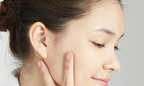 熱毛巾準備好！聰明保養技巧打造粉嫩春暖肌 VOCE、冬季、保養、熱敷、穴道