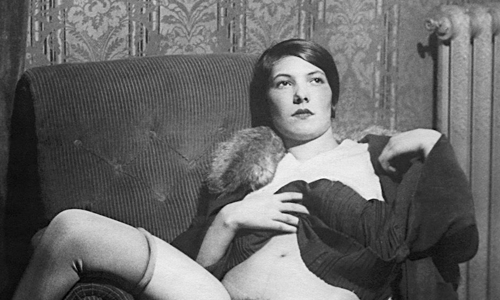 一窺花都的情慾世界　1930年巴黎妓女挑戰尺度的私密攝影 Alexandre Dupou、攝影、合法妓院、巴黎、花都