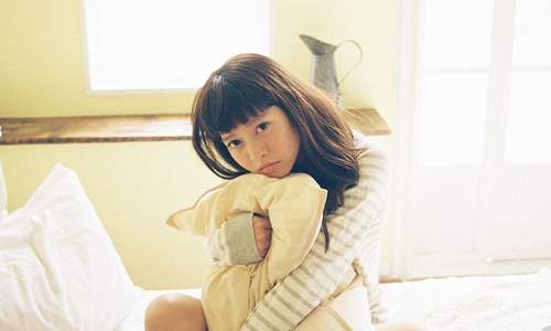 希望起床第一眼就讓男友心跳漏拍？4種惱人狀況輕鬆解決 起床女子、亂髮、口臭、素顏、浮腫、花盛友里、美容、保養