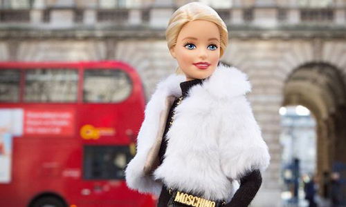 秀場界最大咖非她莫屬！芭比征戰各大時裝週這樣穿 PFW、MFW、NFW、時裝週、Fashion week