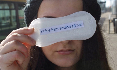 街頭驚見路上亂丟衛生棉　背後竟有這種深意... 德國、衛生棉、女權、捍衛、女性主義、強暴、性侵、德國