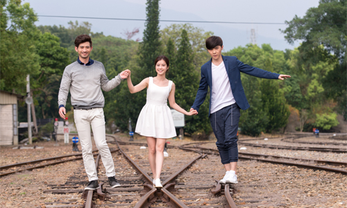 [新聞稿]三立、東森新週五華劇「莫非，這就是愛情」李佳穎鐵道外景腳穿高跟險扭到 火車迷唐禹哲嚮往坐火車自助遊歐洲 三立、東森、週五、華劇、莫非，這就是愛情