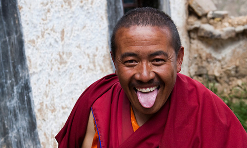 西藏人對你吐舌頭代表......14種國家的打招呼方式 打招呼、世界、身體語言、西藏、馬來西亞