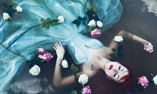 樹妖的真面目竟然是美女！捷克風奇幻神話攝影集 Karolina Ryvolova、捷克、神話、奇幻、攝影